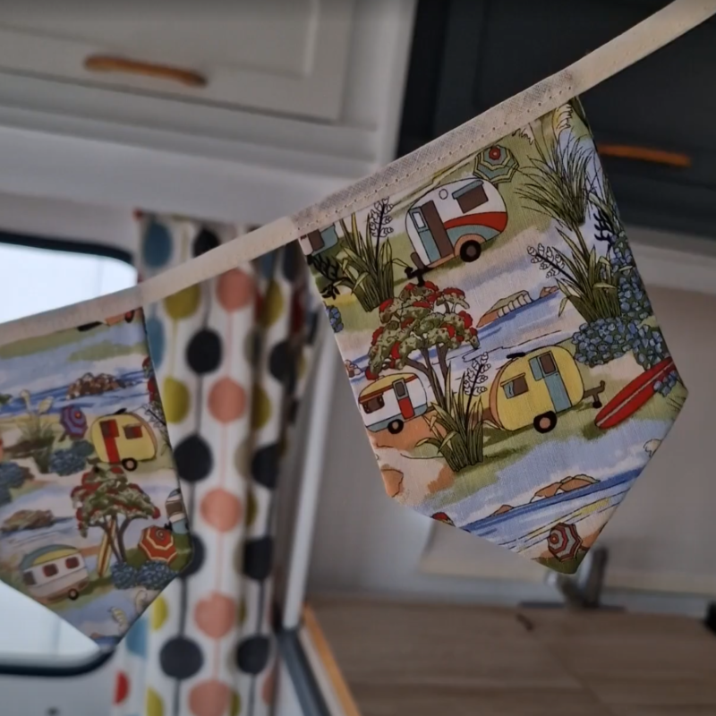Caravan Bunting (Retro Caravans)